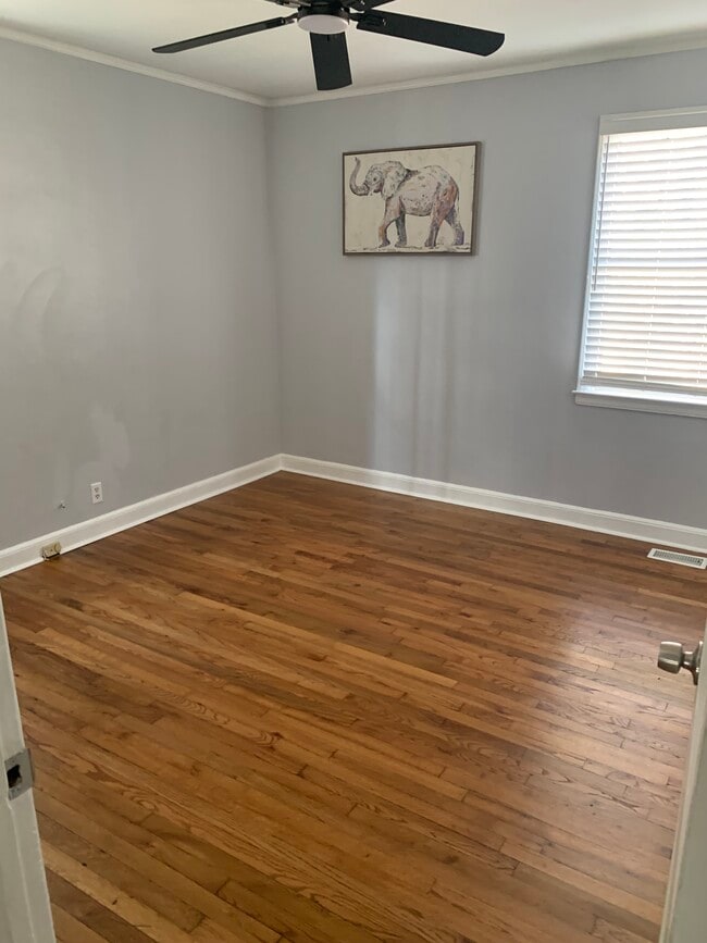 1915 Headland Dr in East Point, GA - Building Photo - Building Photo