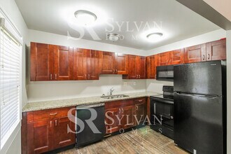 889 S Hairston Rd in Stone Mountain, GA - Building Photo - Building Photo