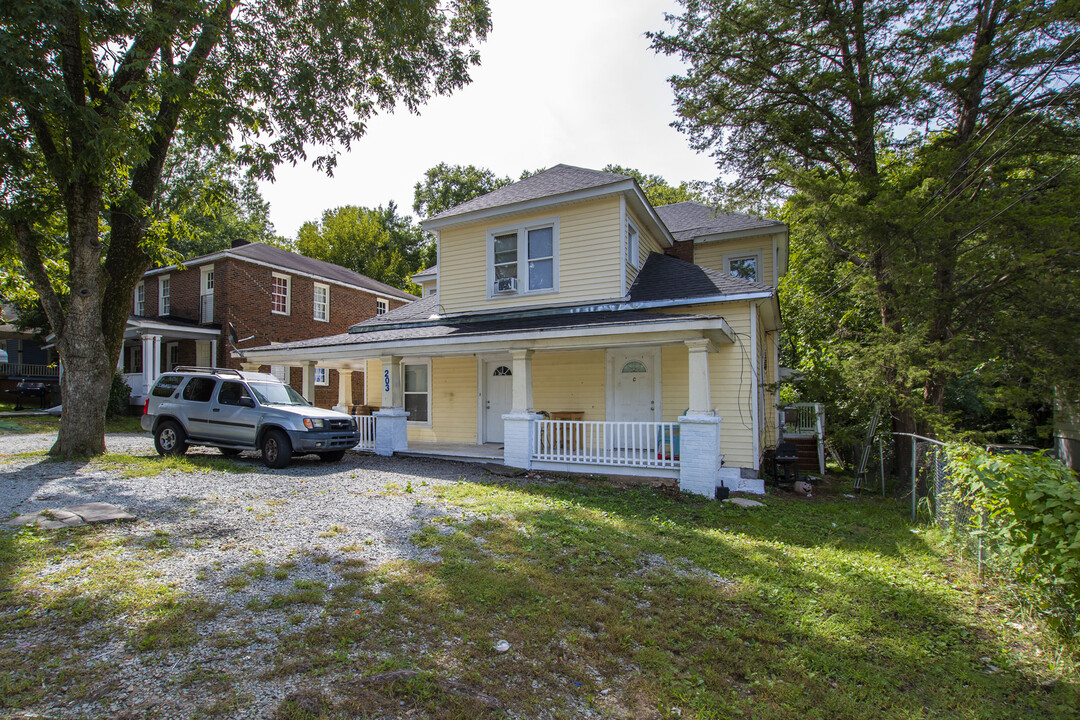 201 N Guthrie Ave in Durham, NC - Building Photo