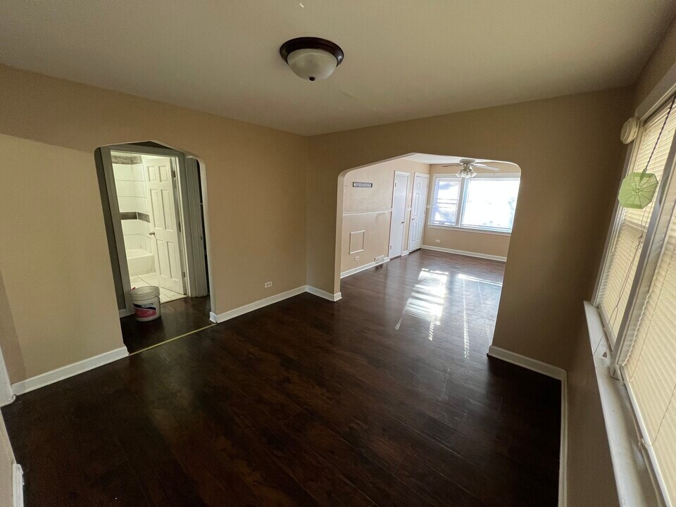 8147 S Marshfield Ave in Chicago, IL - Building Photo