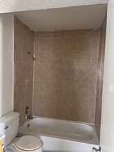 209 Victor St in San Antonio, TX - Foto de edificio - Building Photo