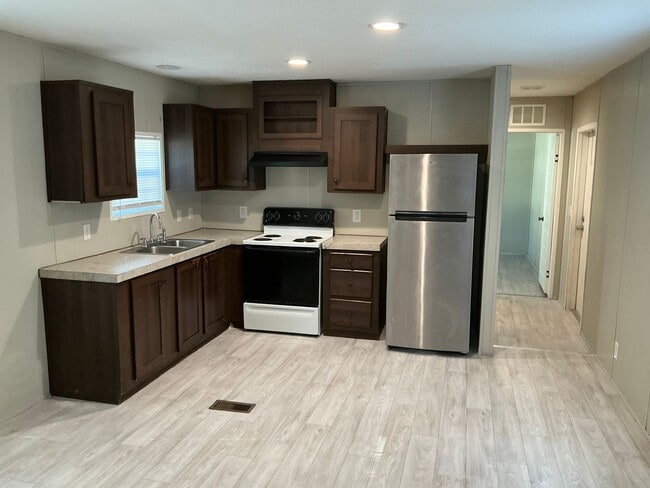 103 Garlington Cir in Waycross, GA - Building Photo - Building Photo