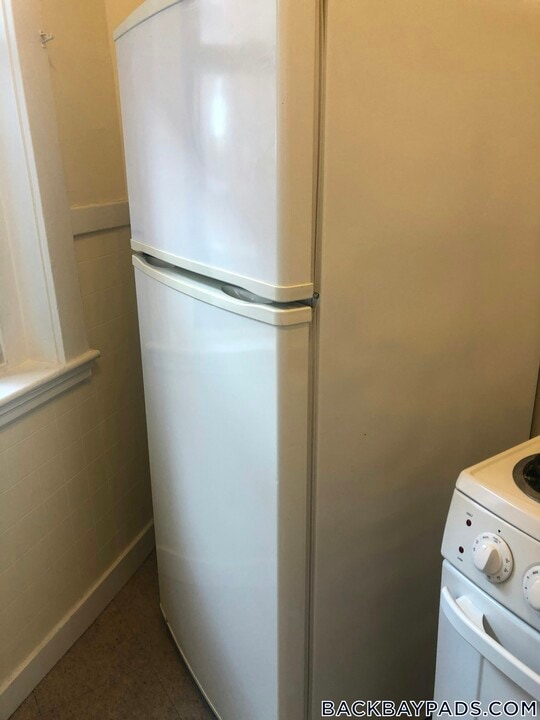 504 Beacon St in Boston, MA - Building Photo