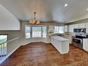 8558 Laurel Oak Dr in West Jordan, UT - Building Photo - Building Photo