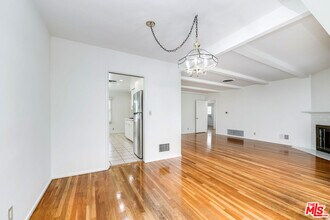 11889 Tiara St in Los Angeles, CA - Building Photo - Building Photo