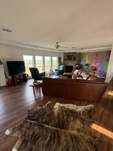 2133 Co Rd 430 in Pleasanton, TX - Building Photo - Building Photo