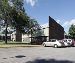 La Rose Gardens in Glens Falls, NY - Building Photo - Building Photo