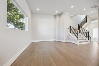 1621 Wheeler Ave in Houston, TX - Building Photo - Building Photo