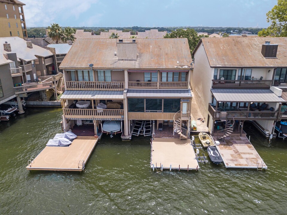 1103 The Cape in Horseshoe Bay, TX - Building Photo