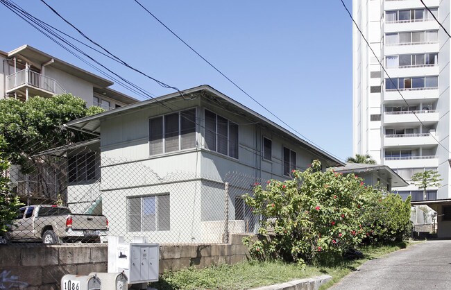 1080 Lunalilo St in Honolulu, HI - Foto de edificio - Building Photo