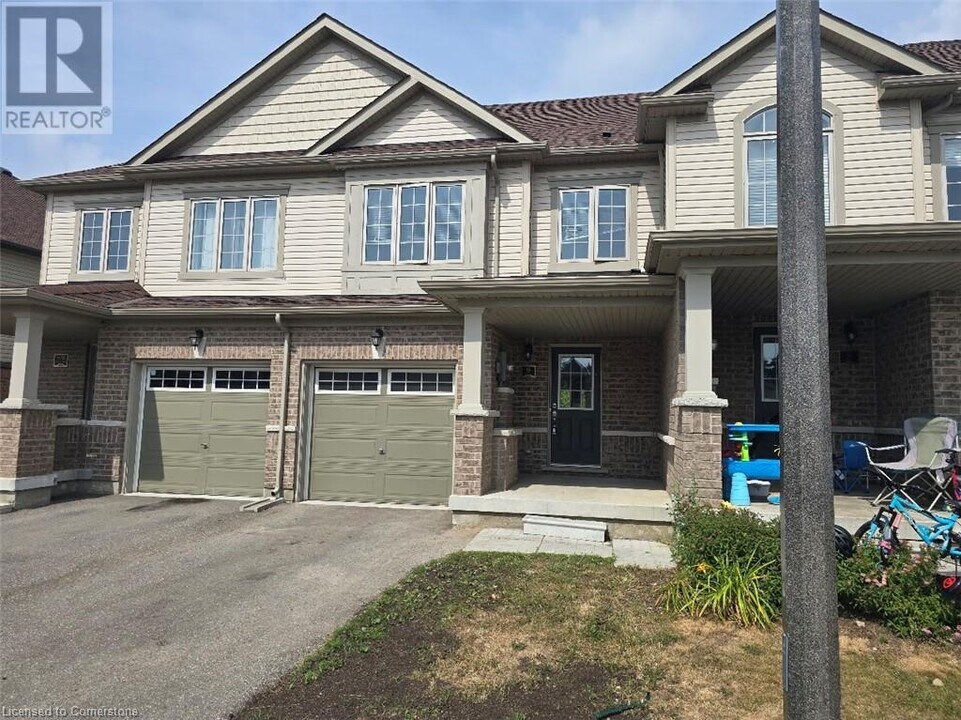 570 Linden Dr in Cambridge, ON - Building Photo