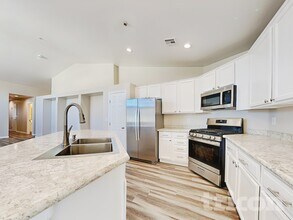 5737 N Copper Sun Ct in North Las Vegas, NV - Foto de edificio - Building Photo