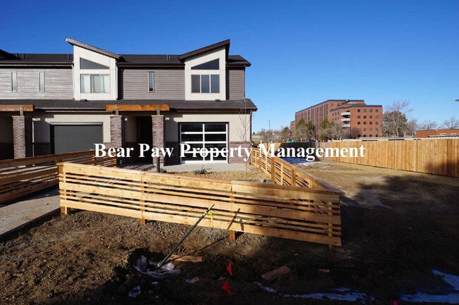 property at 4005 S Teller St