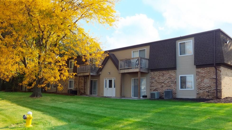 Quail Ridge Apartments in Maumee, OH - Building Photo