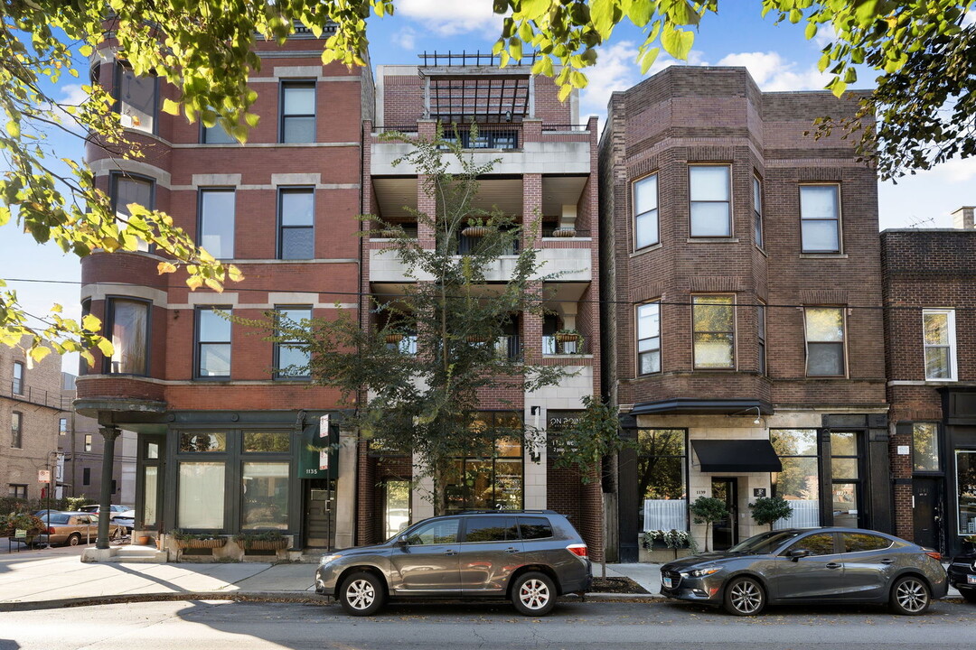 1137 W Webster Ave in Chicago, IL - Building Photo