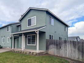 1497 Golden Ln N in Keizer, OR - Building Photo