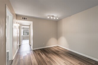 818 University Ave in Huntsville, TX - Building Photo - Building Photo
