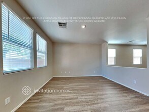 4920 Whistling Acres Ave in Las Vegas, NV - Foto de edificio - Building Photo