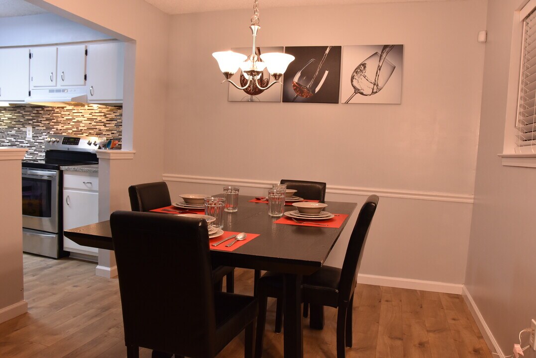 1908 Huntingdon Chase in Sandy Springs, GA - Building Photo