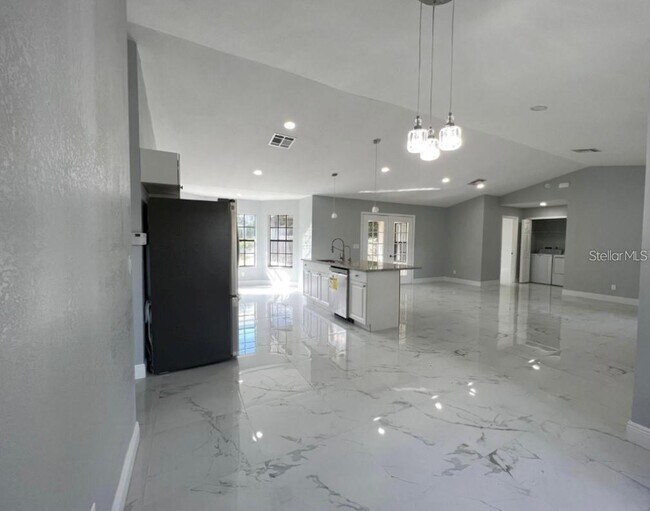 2925 N Stewart St in Kissimmee, FL - Building Photo - Building Photo