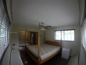 1698 NE 182nd St in North Miami Beach, FL - Building Photo - Building Photo