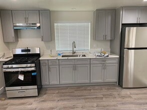 2916 W Century Blvd in Inglewood, CA - Building Photo - Building Photo