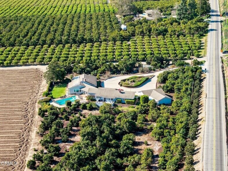 13922 Foothill Rd in Santa Paula, CA - Foto de edificio