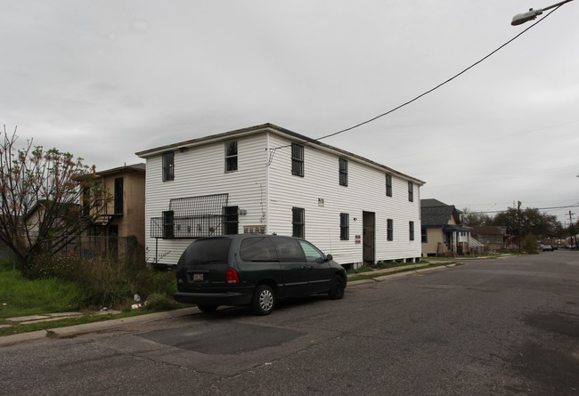 2401 S Roman St in New Orleans, LA - Building Photo - Building Photo