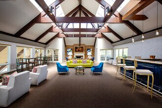 The Overlook at St. Thomas in Louisville, KY - Building Photo - Building Photo