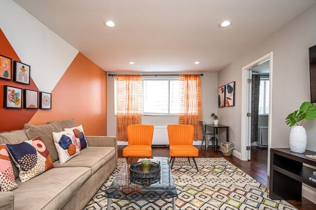 215 Piedmont Ave NE