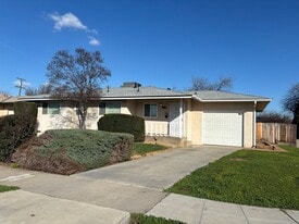 3876 N Pleasant Ave in Fresno, CA - Building Photo