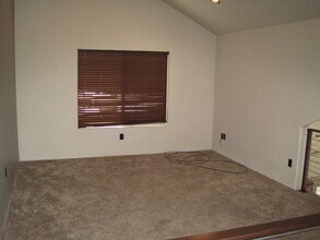 864 Virginia Dr in Central Point, OR - Building Photo - Building Photo