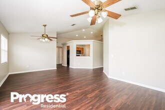 2327 Majestic Eagle Cir in Clermont, FL - Building Photo - Building Photo
