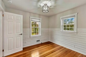 373 Great River Rd in Great River, NY - Building Photo - Building Photo