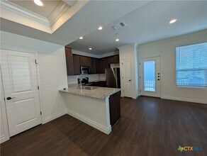 322 Untermaier St in New Braunfels, TX - Building Photo - Building Photo