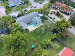 8495 SW 141st St in Palmetto Bay, FL - Building Photo - Building Photo