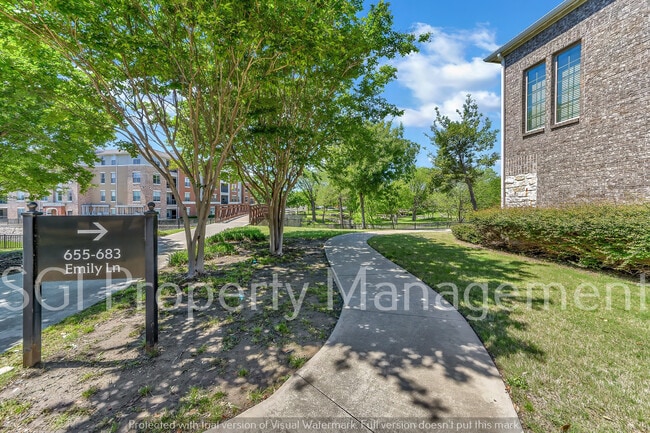 679 Emily Ln in Richardson, TX - Building Photo - Building Photo