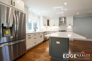 23 Molloy St in Watertown, MA - Building Photo