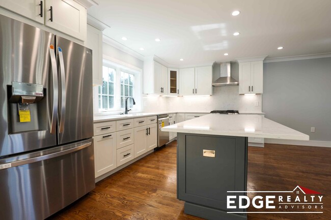property at 23 Molloy St