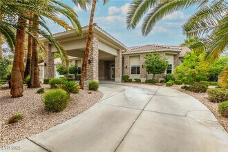 7270 Loma Alta Cir in Las Vegas, NV - Building Photo - Building Photo
