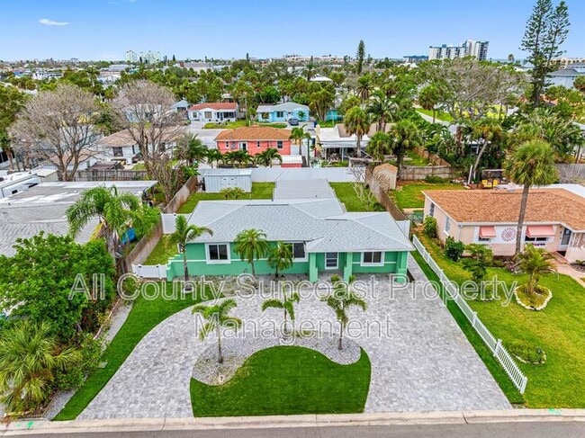 540 80th Ave in St Pete Beach, FL - Building Photo - Building Photo