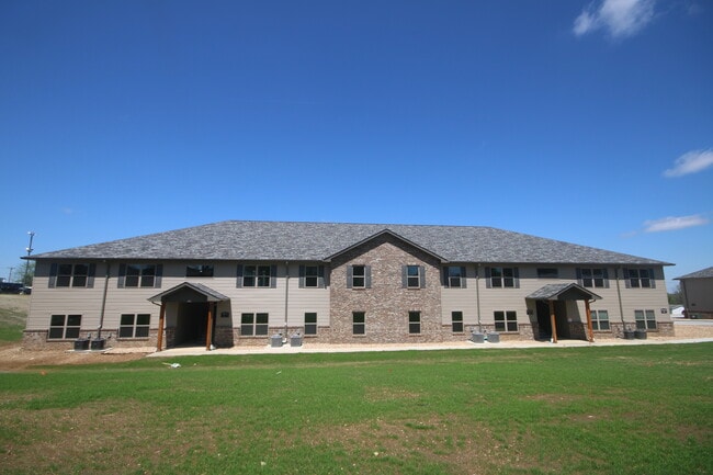 Autumn Leaf Apartment Homes in St. Clair, MO - Foto de edificio - Building Photo