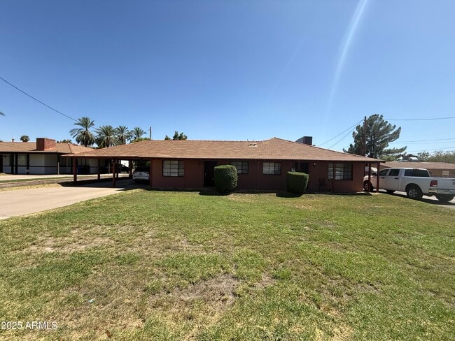 property at 5107 E Oak St