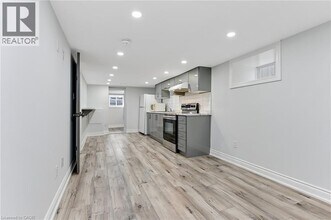 54 Craigmiller Ave in Hamilton, ON - Building Photo - Building Photo