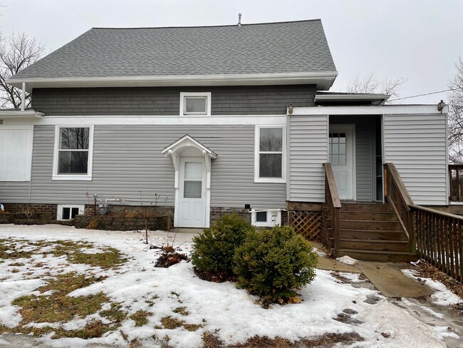 2512 Willis Ave in Perry, IA - Building Photo - Building Photo