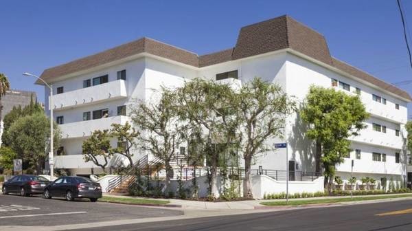 1450 Midvale in Los Angeles, CA - Foto de edificio