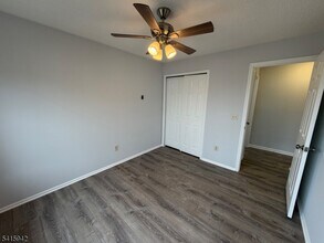 6 Nashville Ct in Tinton Falls, NJ - Building Photo - Building Photo