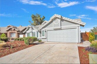 17674 High Vista St in Victorville, CA - Building Photo - Building Photo