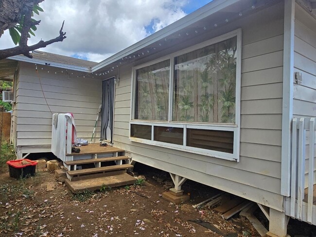 property at 84-956-956 Hanalei St