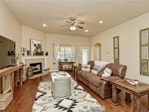 116 Barn Owl Loop in Leander, TX - Building Photo - Building Photo
